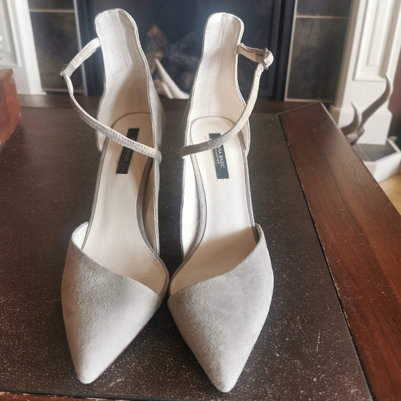 Zara suede light gray comfortable size 8 shoes - Picture 2 of 7